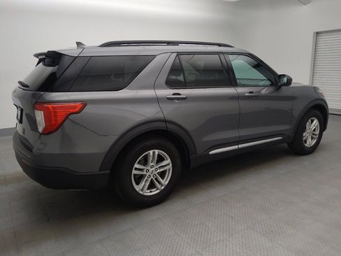 Used 2021 Ford Explorer XLT RWD image 10