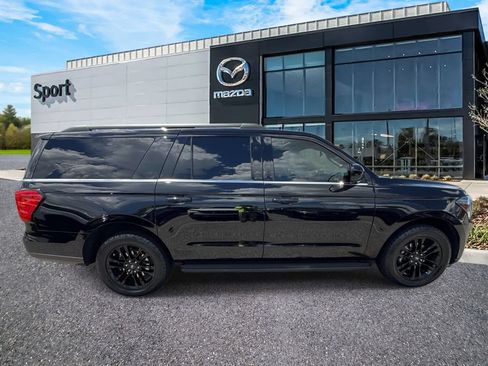 Used 2024 Ford Expedition Max XLT RWD image 2