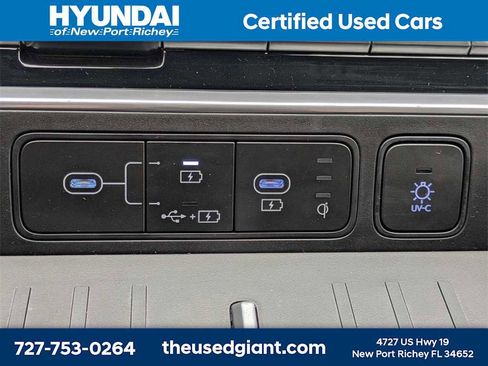 Used 2025 Hyundai Santa Fe Limited image 32