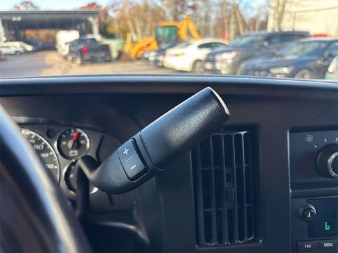 Used 2023 Chevrolet Express 4500 Extended w/ Power Convenience Package image 22