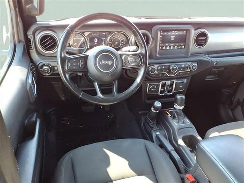 Used 2021 Jeep Gladiator Sport image 25