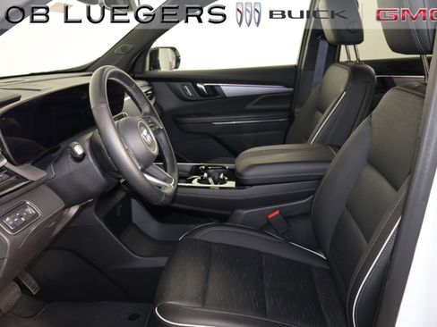 Certified 2025 Buick Enclave Sport Touring image 8