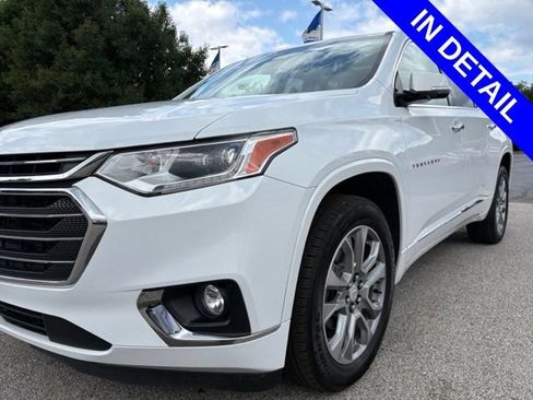 Used 2019 Chevrolet Traverse Premier w/ Driver Confidence II Package FWD image 22