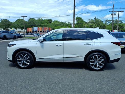 Used 2024 Acura MDX SH-AWD w/ Technology Package image 4
