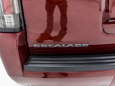 Used 2020 Cadillac Escalade Premium Luxury RWD image 5