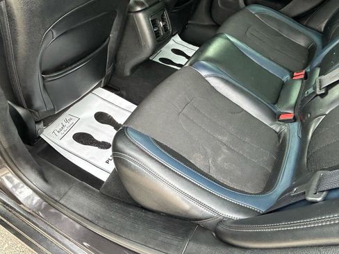Used 2016 Chrysler 200 S AWD/4WD image 9