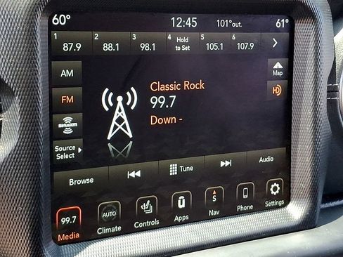 Used 2021 Jeep Wrangler Unlimited Sahara w/ Cold Weather Group AWD/4WD image 17