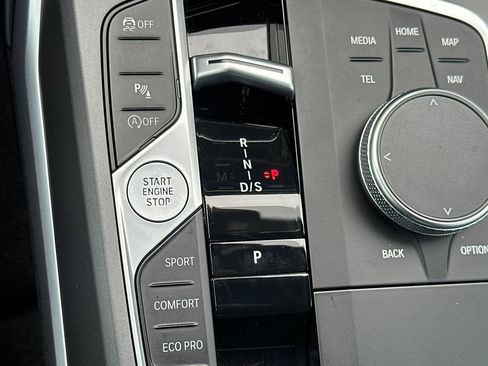 Used 2025 BMW 230i Coupe w/ Convenience Package image 26