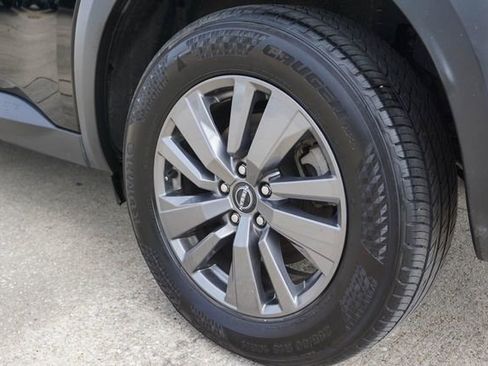 Used 2024 Nissan Pathfinder SV image 10