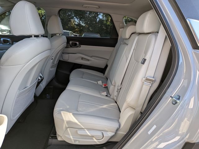 New 2026 Kia Sorento S w/ S Panoramic Sunroof Package FWD image 16