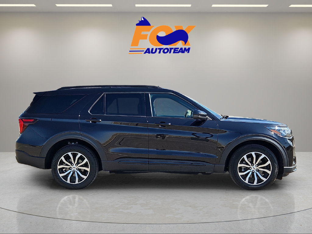 Used 2025 Ford Explorer ST-Line AWD/4WD image 5