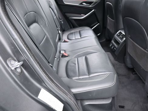 Used 2024 Jaguar F-PACE R-Dynamic S image 41