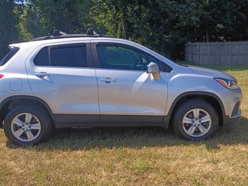 Used 2018 Chevrolet Trax LT w/ LT Convenience Package AWD/4WD image 8