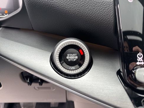 New 2026 Jeep Grand Wagoneer 4WD w/ Premium Group I image 16