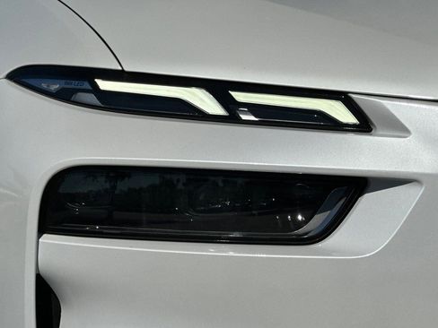 Used 2023 BMW X7 xDrive40i w/ Premium Package image 10