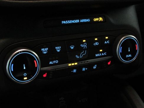Certified 2025 Ford Escape ST-Line Select AWD/4WD image 30