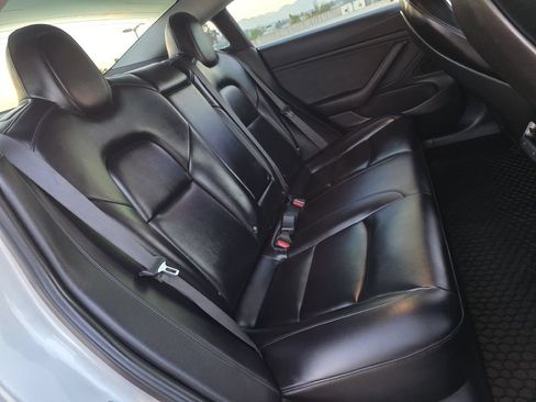 Used 2018 Tesla Model 3 Long Range RWD image 23