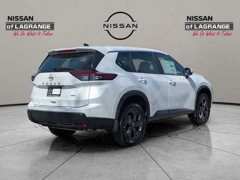 New 2026 Nissan Rogue SV AWD/4WD image 5