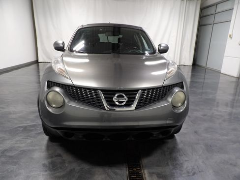 Used 2011 Nissan Juke SV FWD image 2