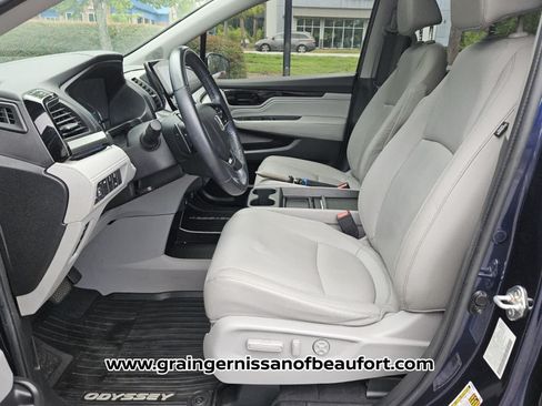 Used 2022 Honda Odyssey Touring image 3
