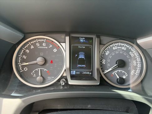 Used 2023 Toyota Tacoma SR5 w/ Technology Package AWD/4WD image 33