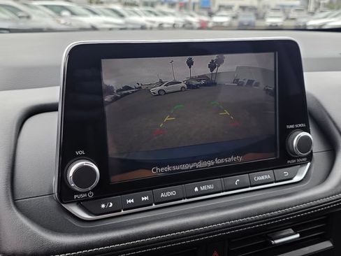 Used 2025 Nissan Rogue SV FWD image 26
