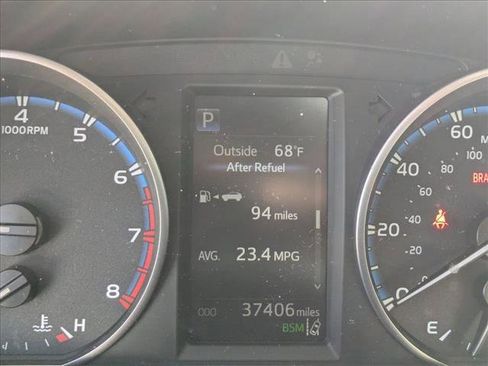 Used 2018 Toyota RAV4 XLE image 5