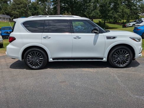 Used 2024 INFINITI QX80 Sensory AWD/4WD image 7