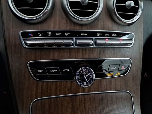 Used 2019 Mercedes-Benz C 300 4MATIC Cabriolet image 36