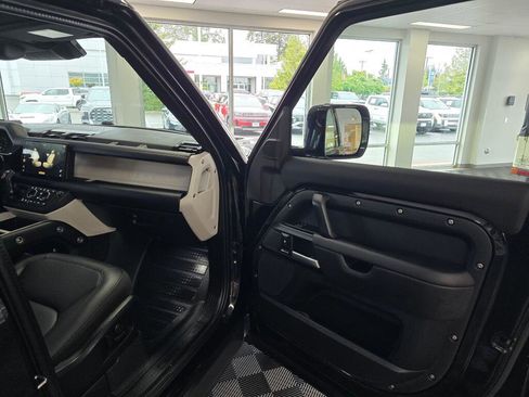 Used 2025 Land Rover Defender 110 S AWD/4WD image 43