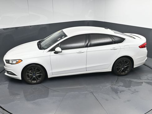 Used 2018 Ford Fusion SE w/ Equipment Group 201A image 30