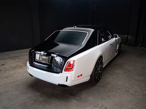 Used 2022 Rolls-Royce Phantom Sedan w/ The Phantom Package RWD image 22