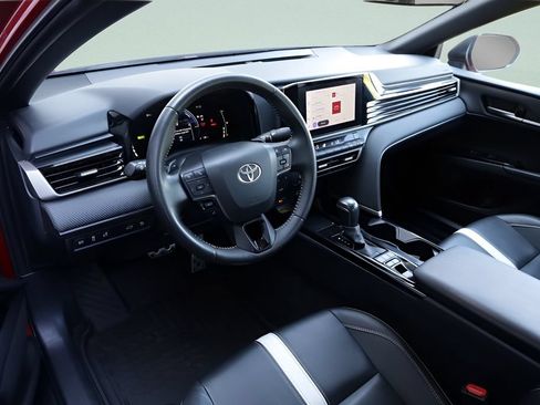 Used 2025 Toyota Camry SE FWD image 27