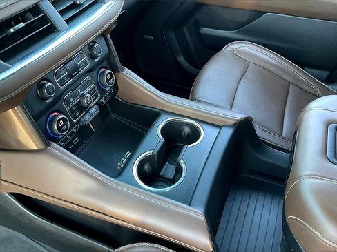 Used 2022 Chevrolet Suburban High Country w/ LPO, Illumination Package image 16