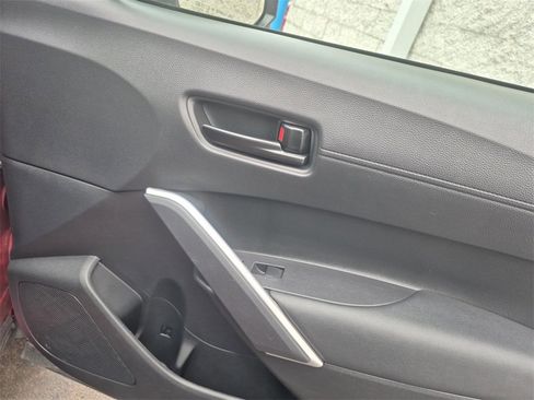 Used 2024 Toyota Corolla Cross LE image 21