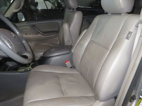 Used 2006 Toyota Sequoia SR5 AWD/4WD image 23