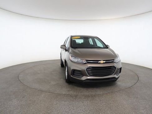 Used 2020 Chevrolet Trax LS image 29
