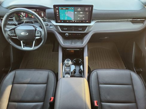 Used 2025 Ford Explorer Platinum w/ Ultimate Package image 30