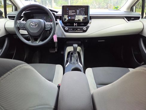 Certified 2025 Toyota Corolla LE FWD image 5