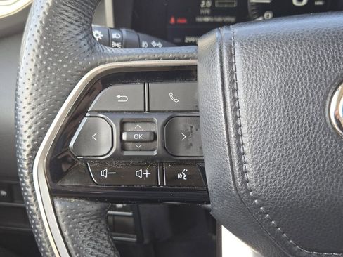Used 2024 Toyota Tundra Limited AWD/4WD image 30