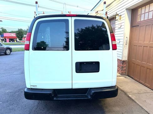 Used 2013 Chevrolet Express 2500 RWD image 4