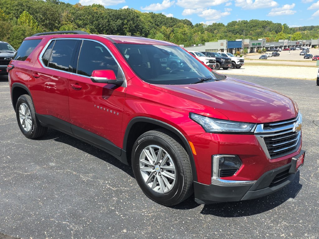 Used 2023 Chevrolet Traverse LT w/ LPO, Floor Liner Package AWD/4WD image 2