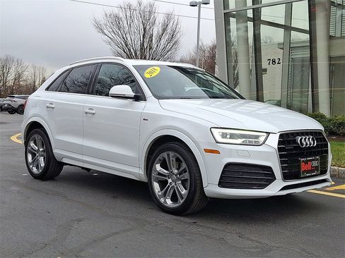 Used 2018 Audi Q3 2.0T Premium Plus w/ Premium Plus Package image 2