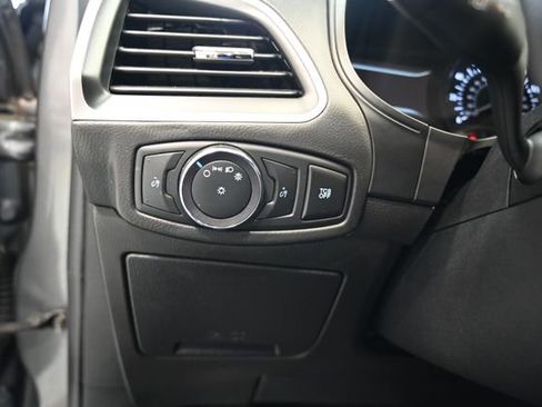 Used 2022 Ford Edge SE w/ Black Appearance Package AWD/4WD image 25