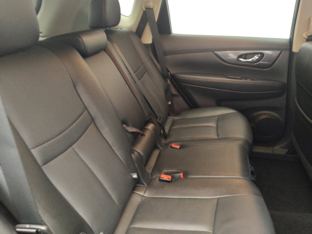 Used 2016 Nissan Rogue SL w/ SL Premium Package FWD image 19