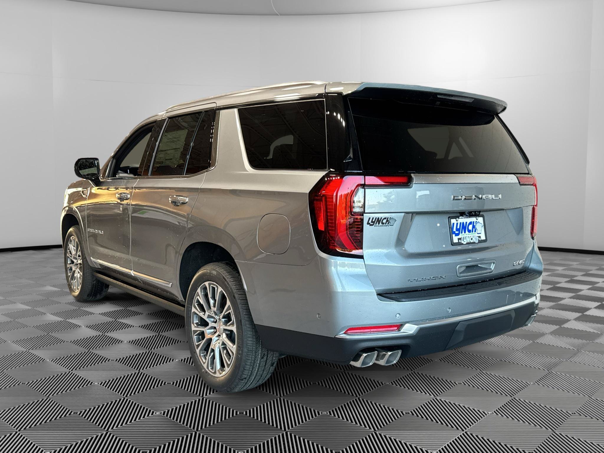 New 2027 GMC Yukon Denali w/ Denali Reserve Package AWD/4WD image 3
