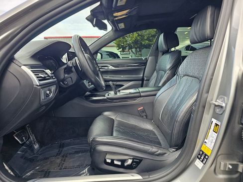 Used 2020 BMW 750i xDrive w/ Executive Package image 23