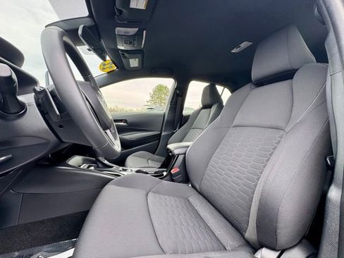 Used 2022 Toyota Corolla SE w/ SE Preferred Package FWD image 12
