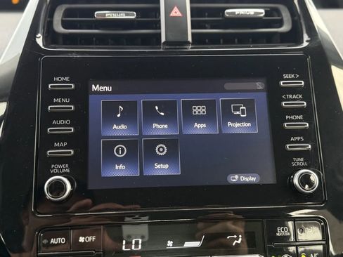 Used 2020 Toyota Prius XLE w/ Preferred Accessory Package image 32