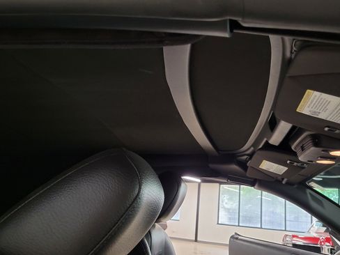 Used 2011 Ford Mustang GT Premium w/ Electronics Pkg RWD image 18